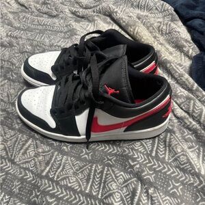 Womens nike jordan one shoes size 9.